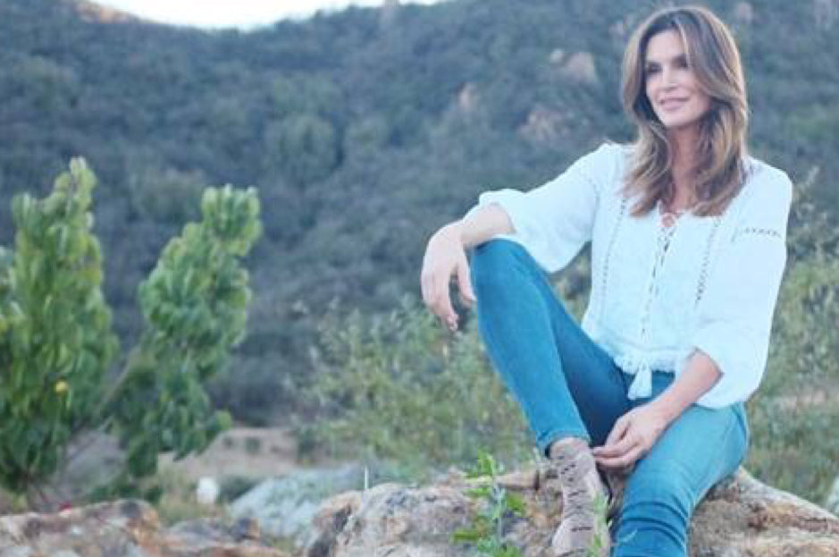 CINDY CRAWFORD, DAILYMAIL.CO.UK - 21 NOVEMBER 2016