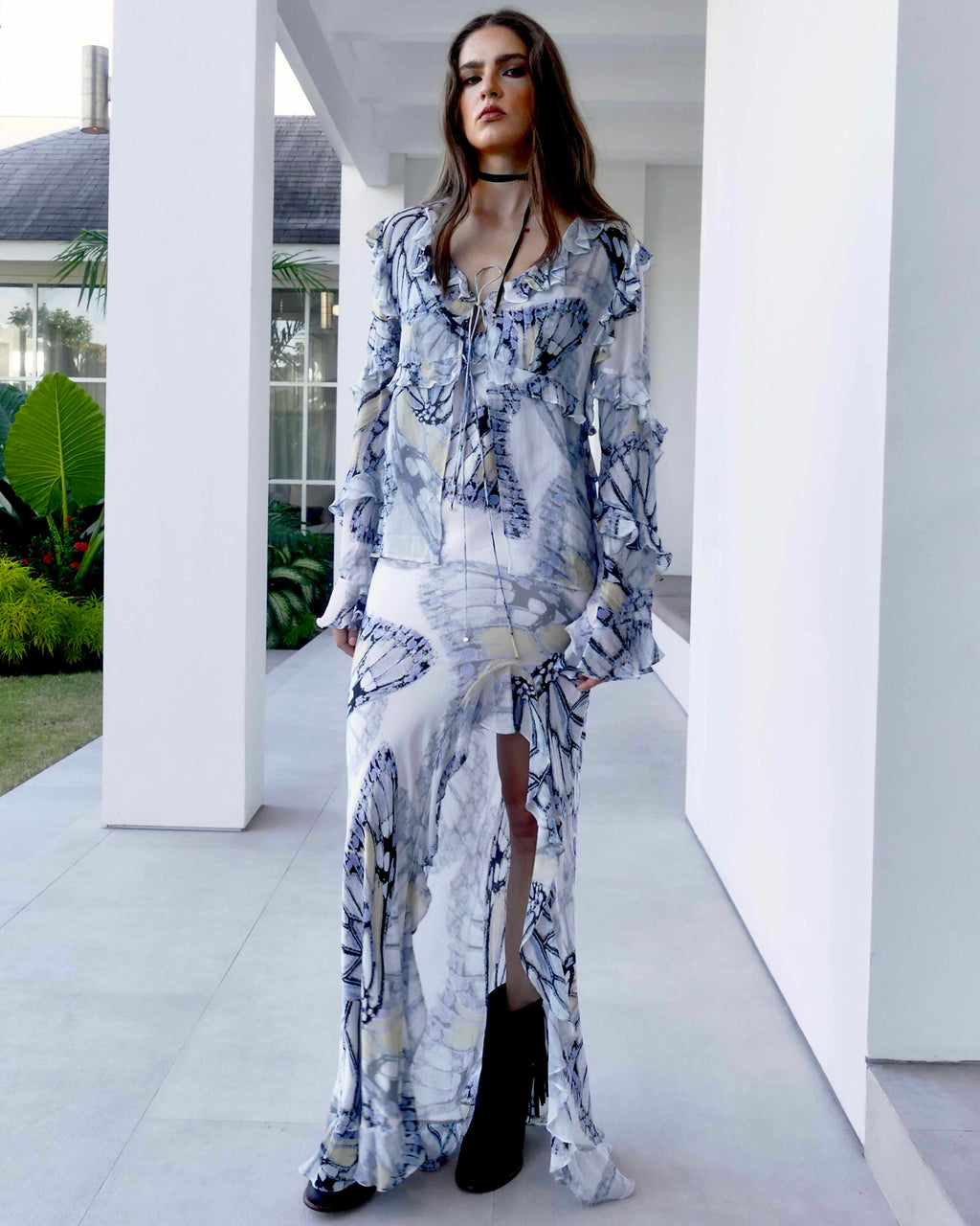 Model is 178cm / 5' foot 10" inches in height and wears a size S