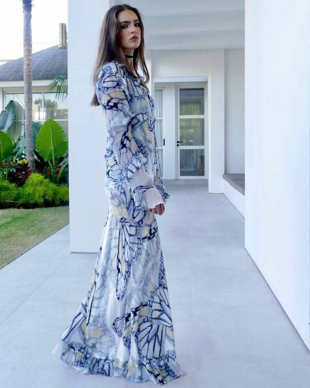 Model is 178cm / 5' foot 10" inches in height and wears a size S