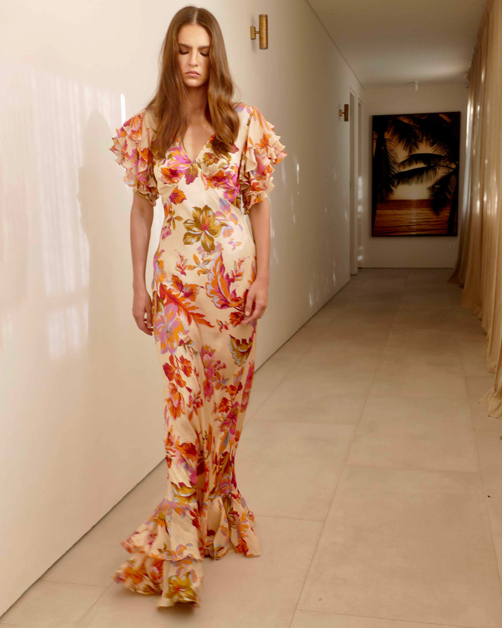 Model is 178cm / 5' foot 10" inches in height and wears a size S