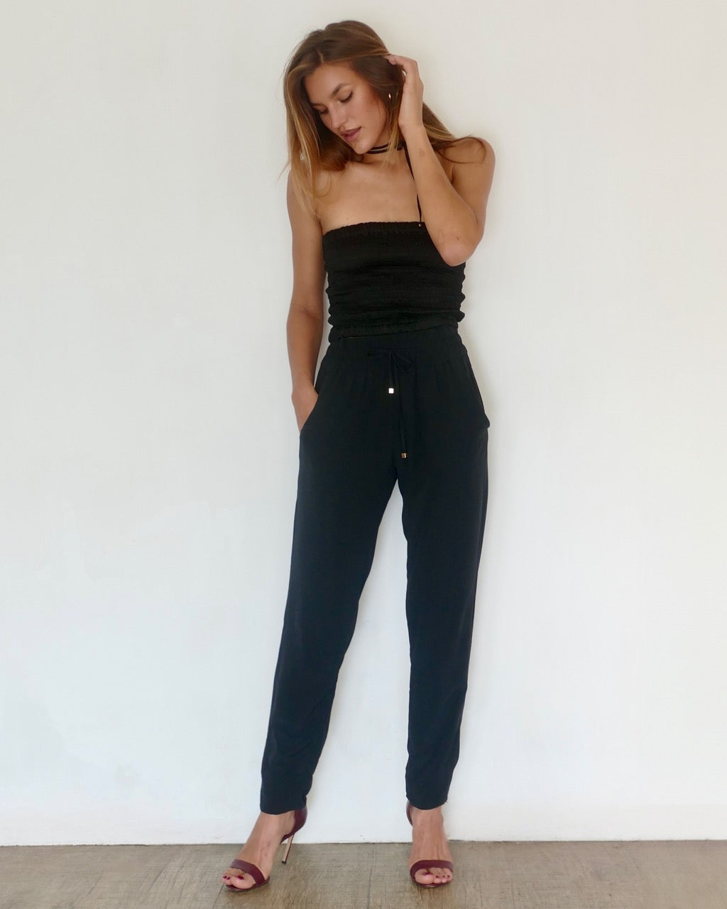 Model is 178cm / 5' foot 10" inches in height and wears a size S