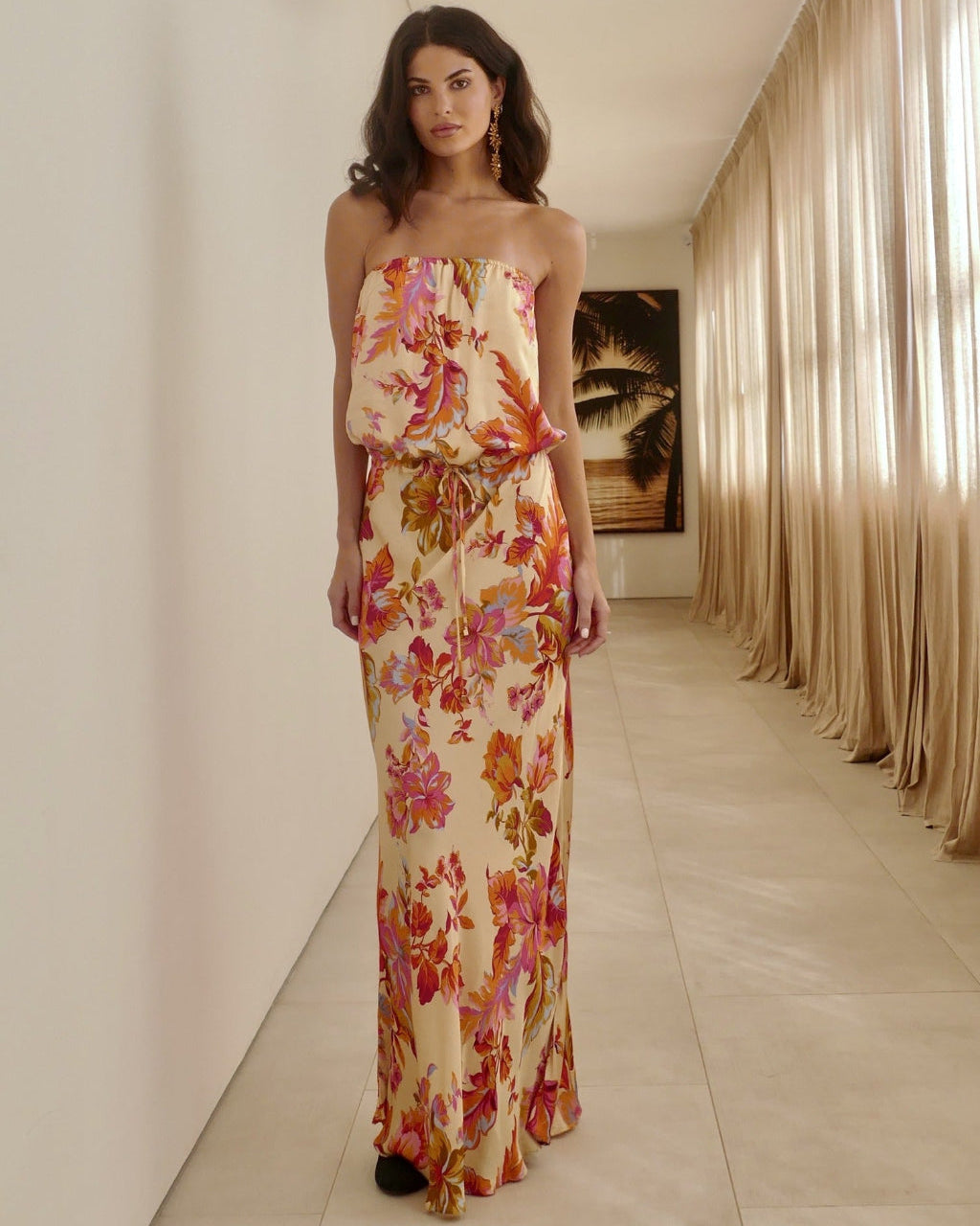 Model is 176cm / 5'9” inches in height and wears a size XS.