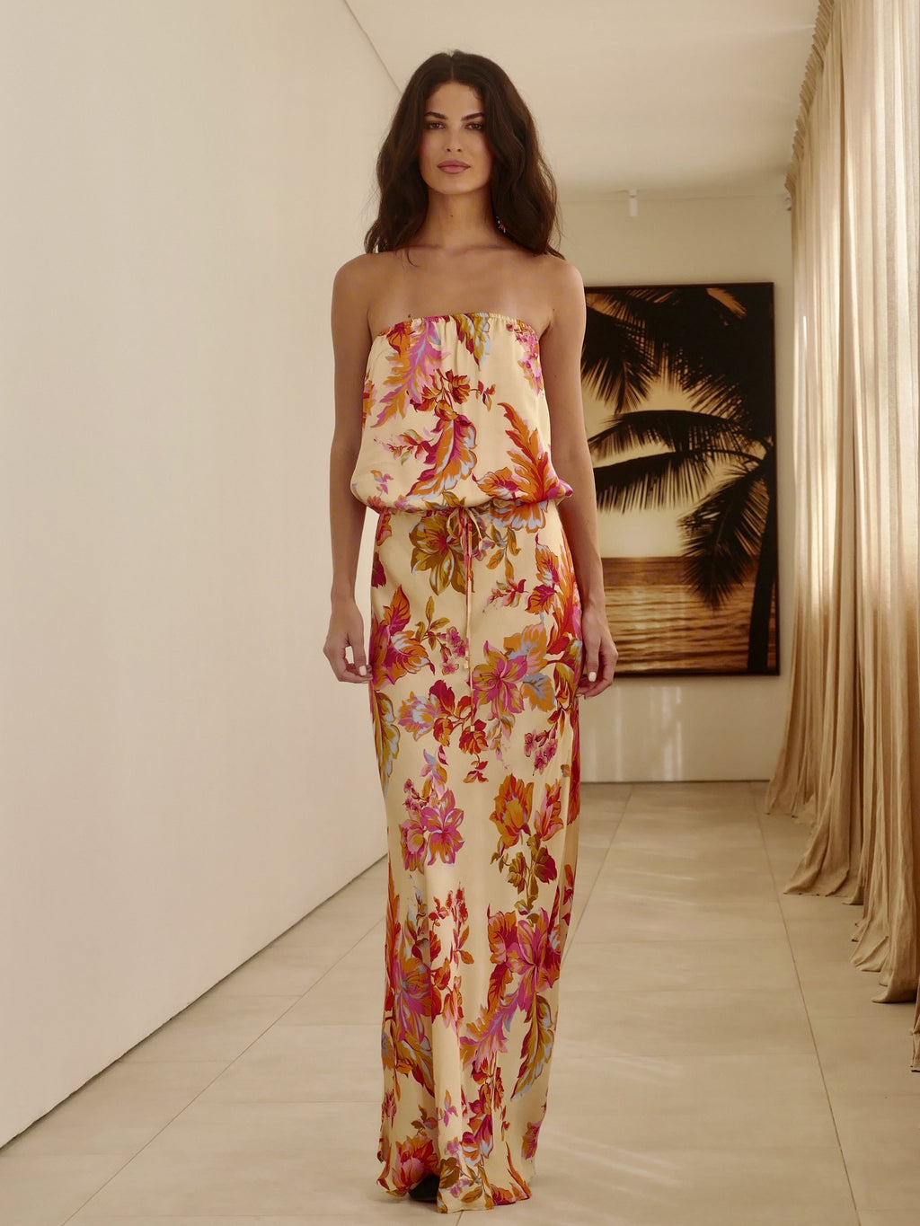 Model is 176cm / 5'9” inches in height and wears a size XS.