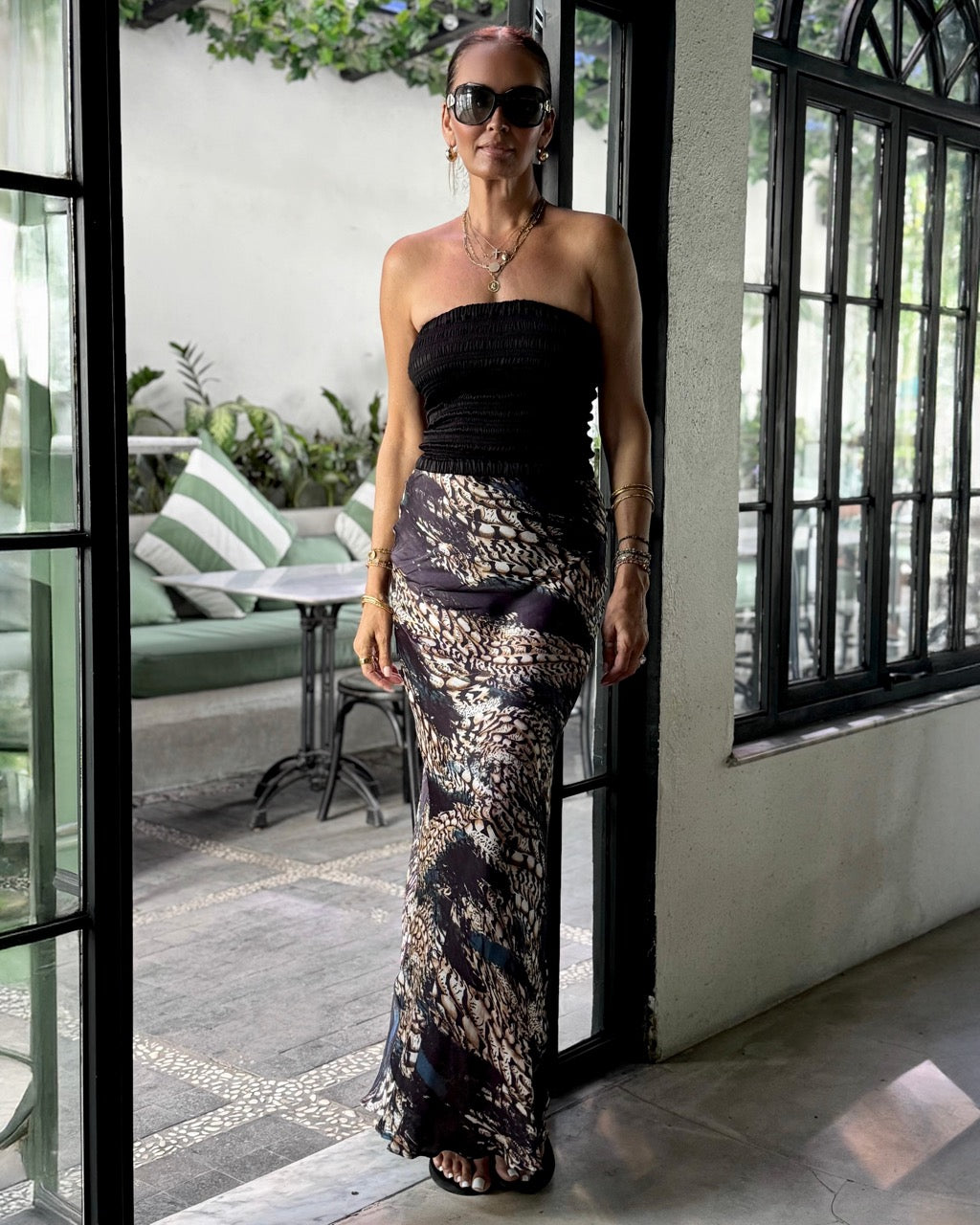 Model is 178cm / 5' foot 10" inches in height and wears a size S.