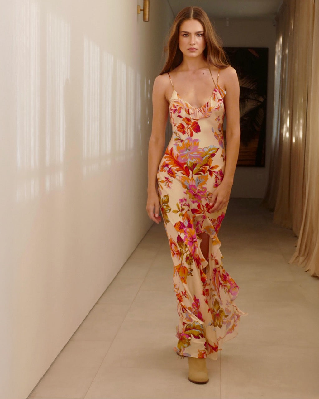 Model is 178cm / 5' foot 10" inches in height and wears a size S