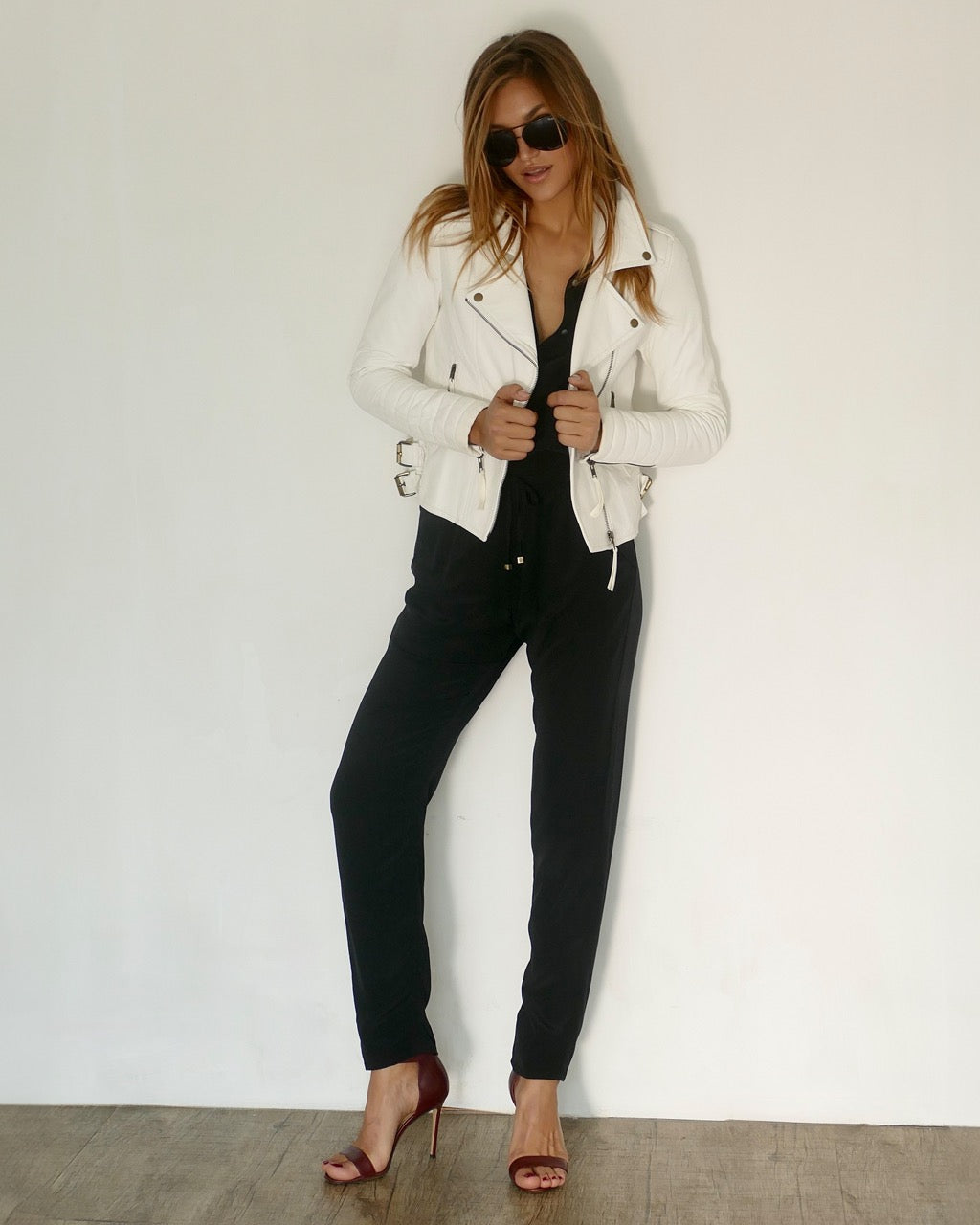 Model is 178cm / 5' foot 10" inches in height and wears a size S