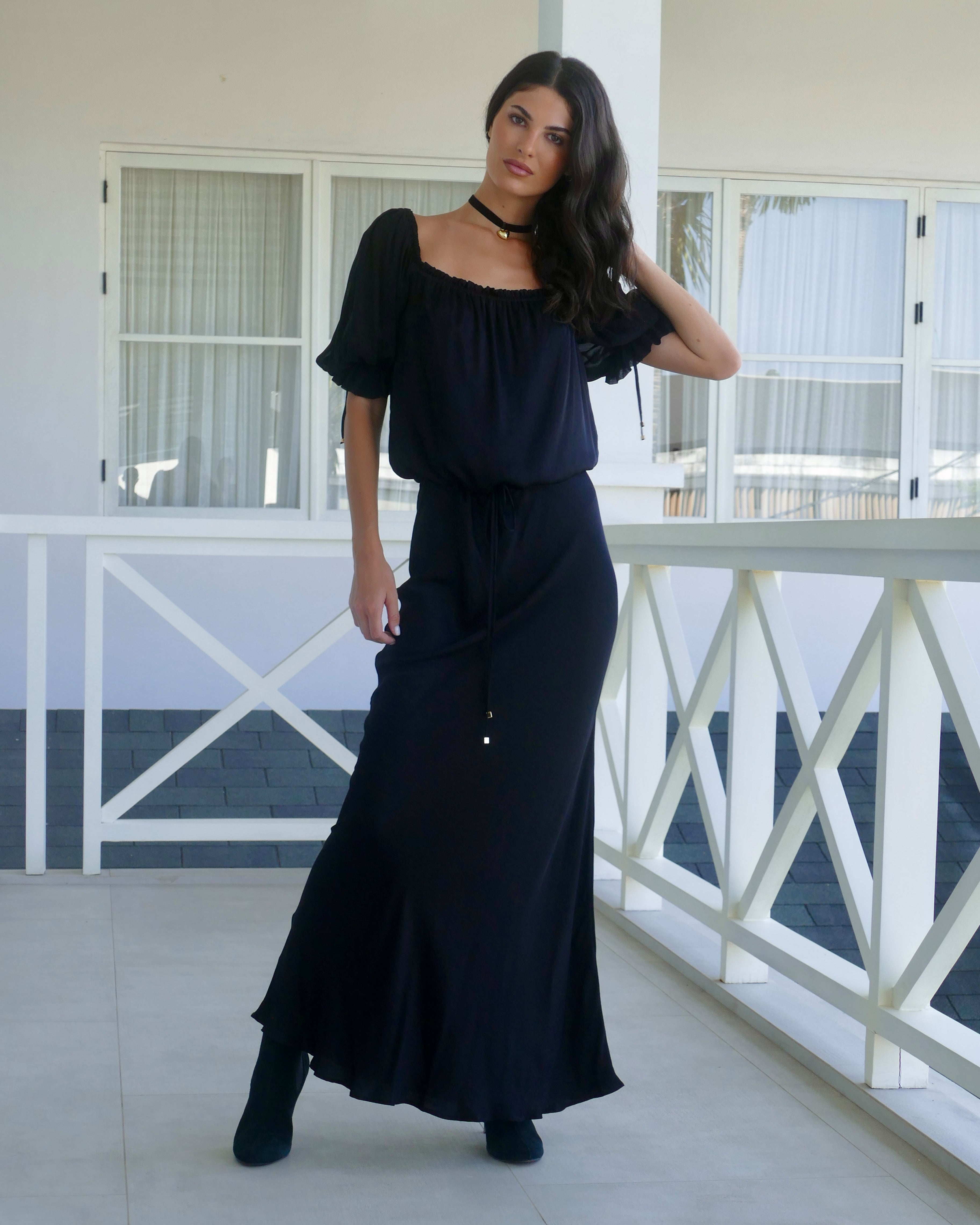 Model is 178 cm / 5'10" inches in height and wears a size S.
