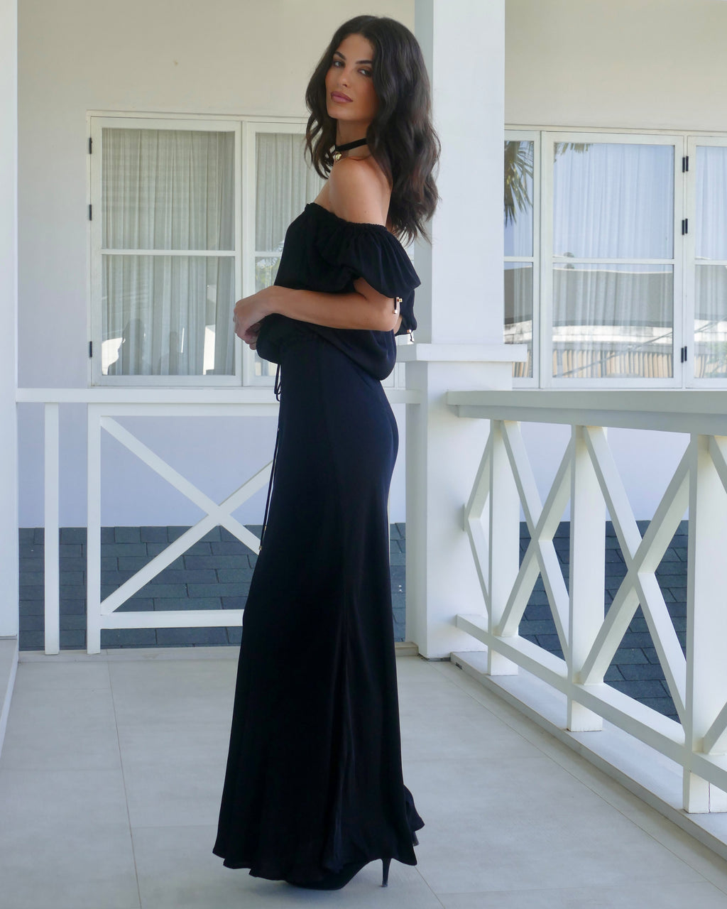 Model is 178 cm / 5'10" inches in height and wears a size S.