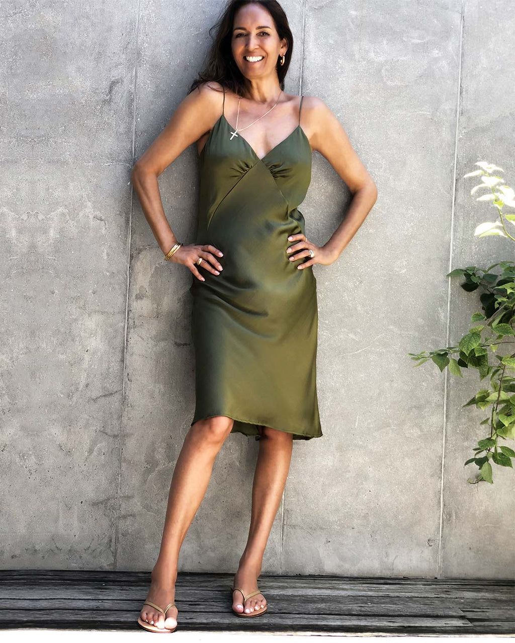 Model is 178cm / 5' foot 10" inches in height and wears a size S