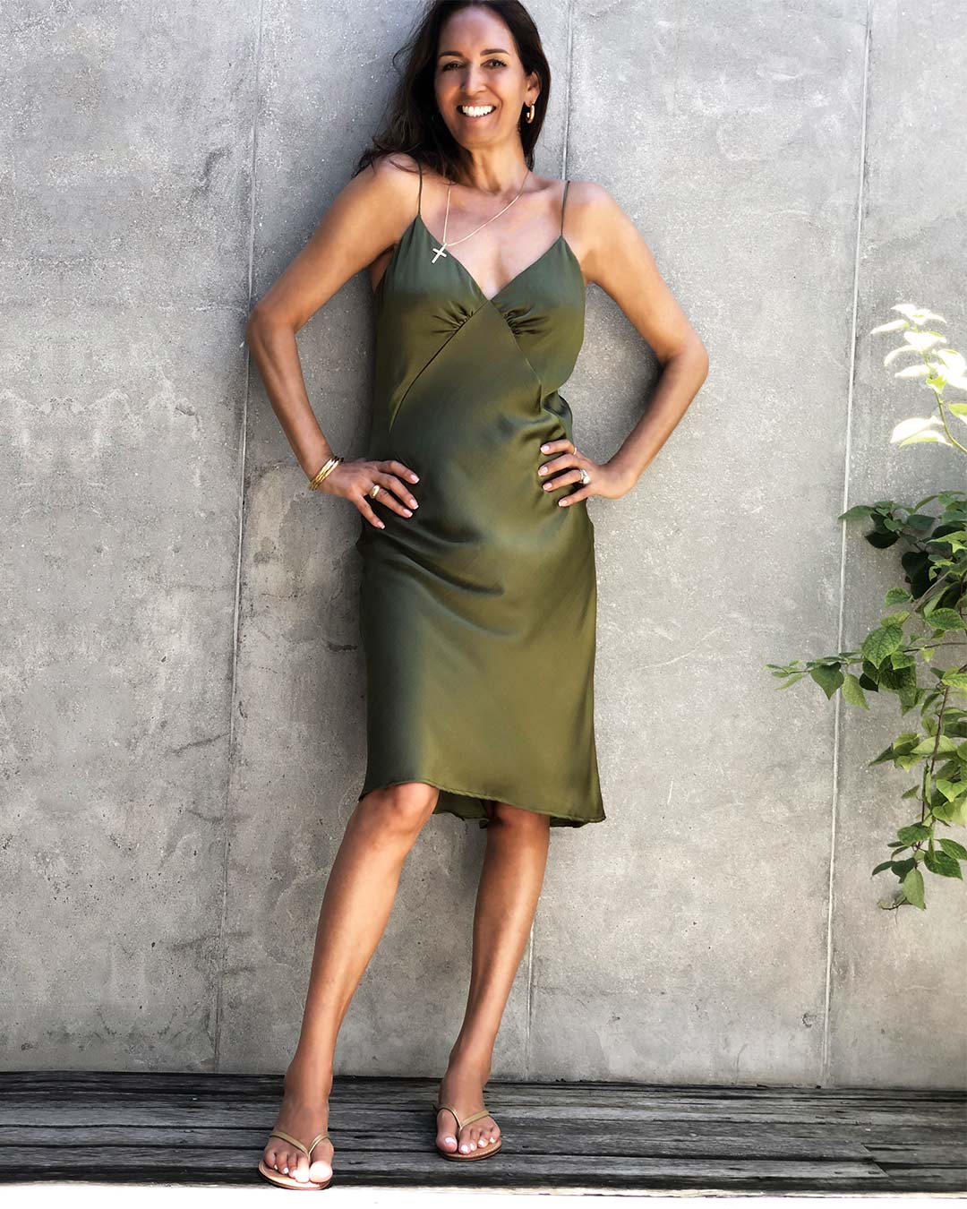 Model is 178cm / 5' foot 10" inches in height and wears a size S
