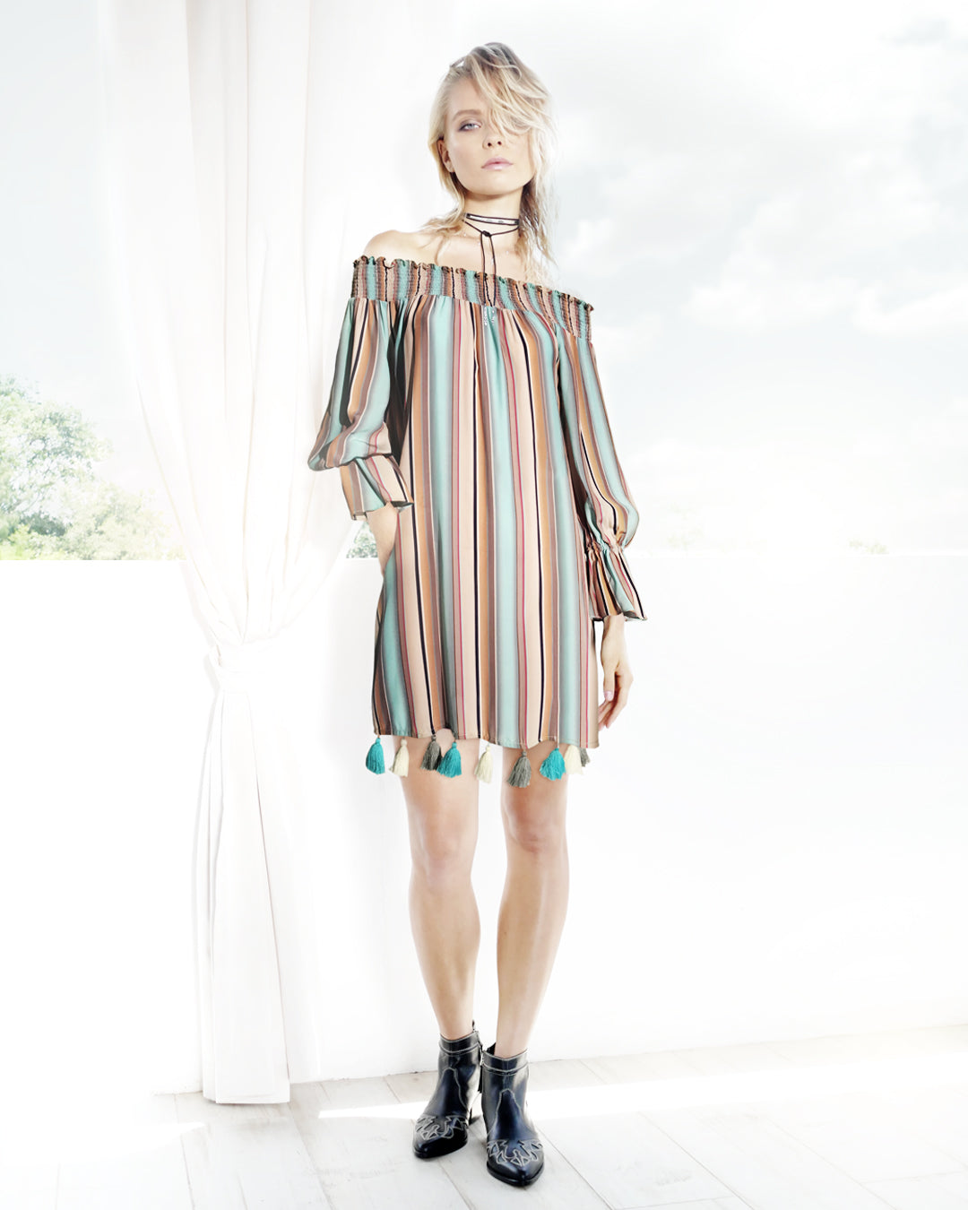 Model is 180cm / 5' foot 10.9" inches in height and is wearing size XS