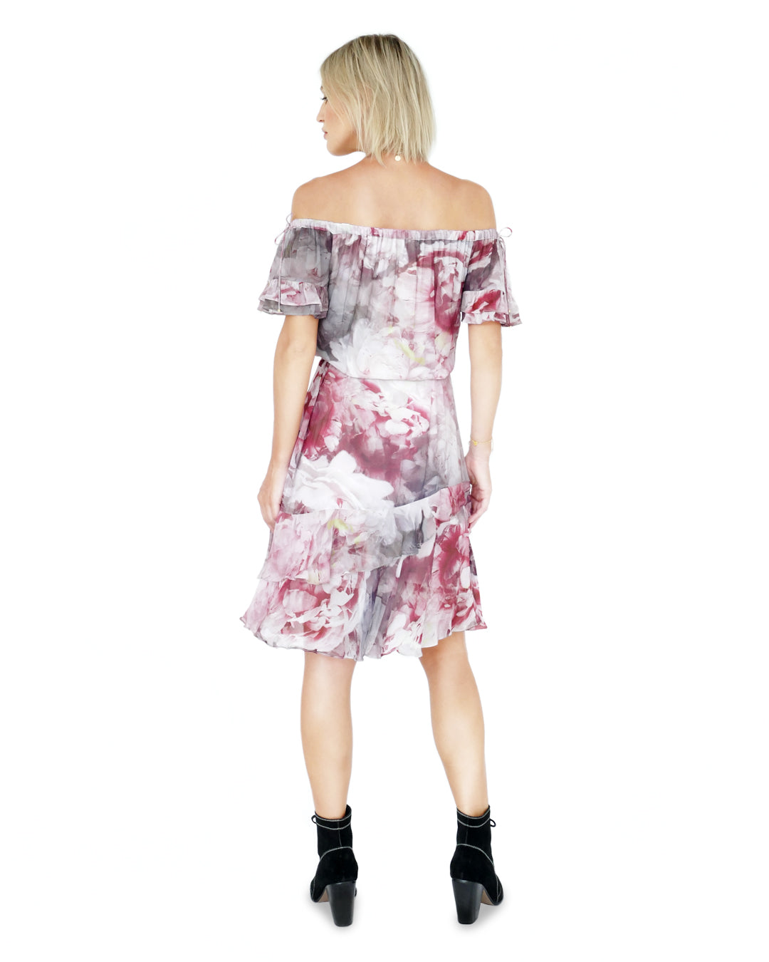 Model is 178 cm / 5' foot 10" inches&nbsp; in height and is wearing a size XS
