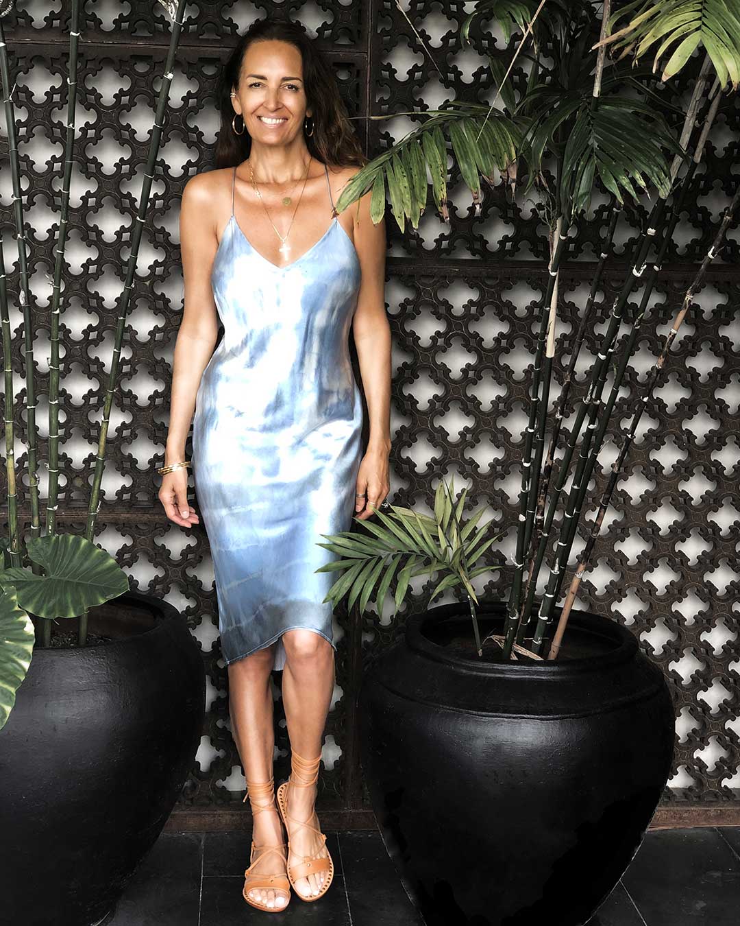 Model is 178cm / 5' foot 10" inches in height and wears a size S