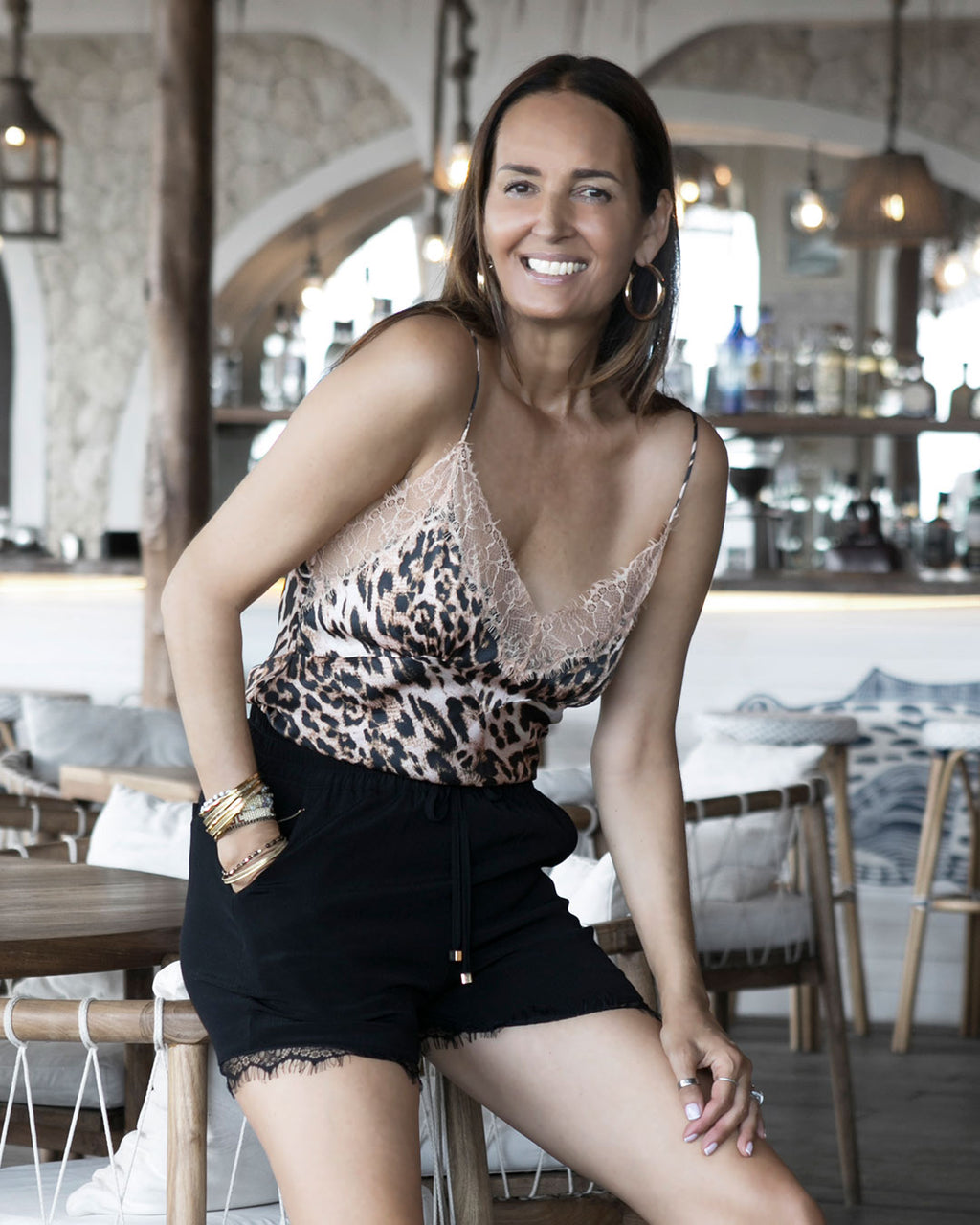 Model is 178cm / 5' foot 10" inches in height and wears a size S