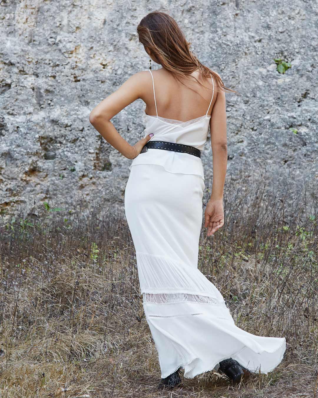 Model is 178cm / 5' foot 10" inches in height and wears a size S