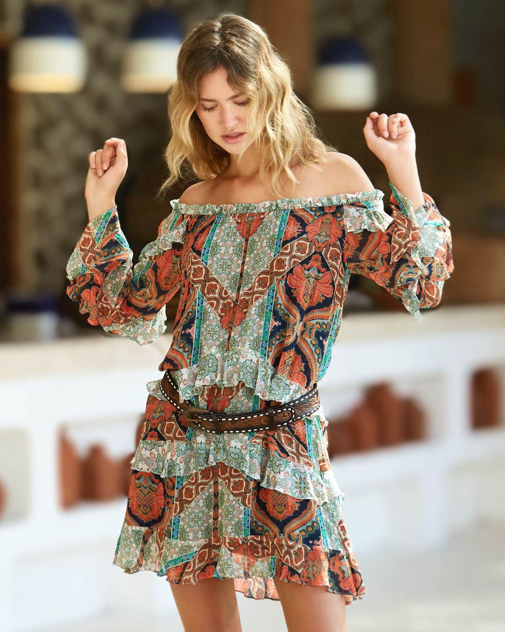 Model is 178cm / 5' foot 10" inches in height and is wearing a size S