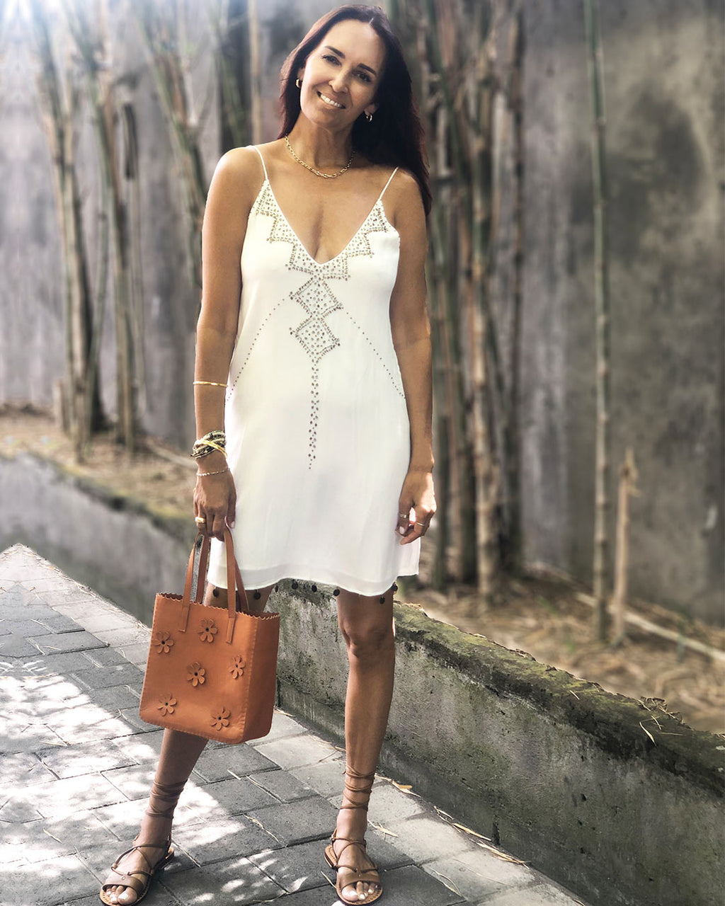 Model is 178cm / 5' foot 10" inches in height and wears a size S