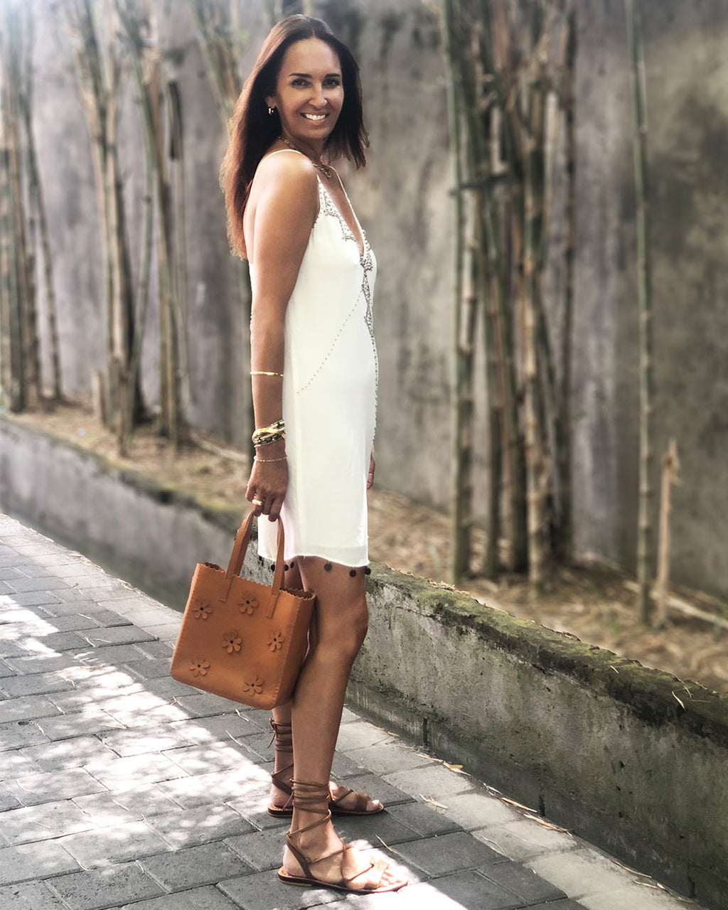 Model is 178cm / 5' foot 10" inches in height and wears a size S