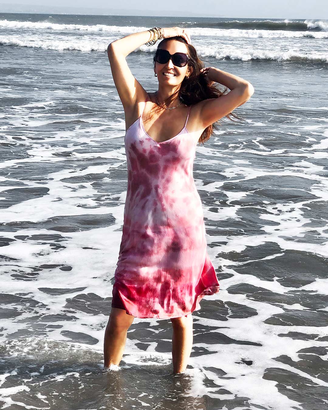 Model is 178cm / 5' foot 10" inches in height and wears a size S