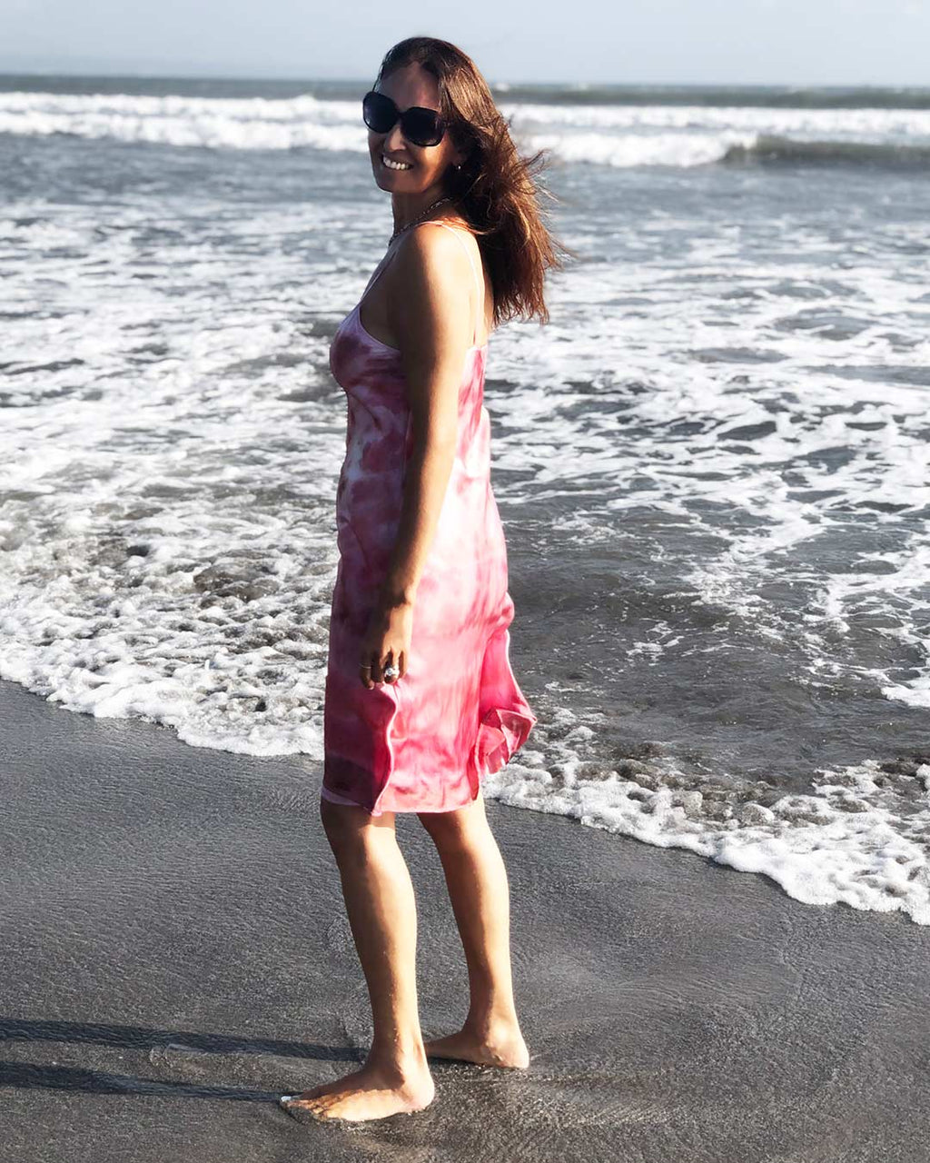 Model is 178cm / 5' foot 10" inches in height and wears a size S