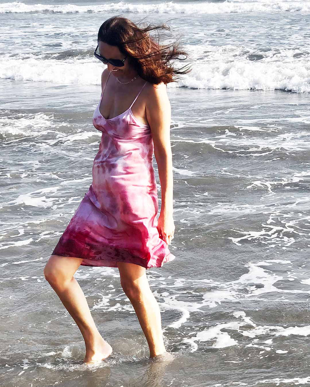 Model is 178cm / 5' foot 10" inches in height and wears a size S