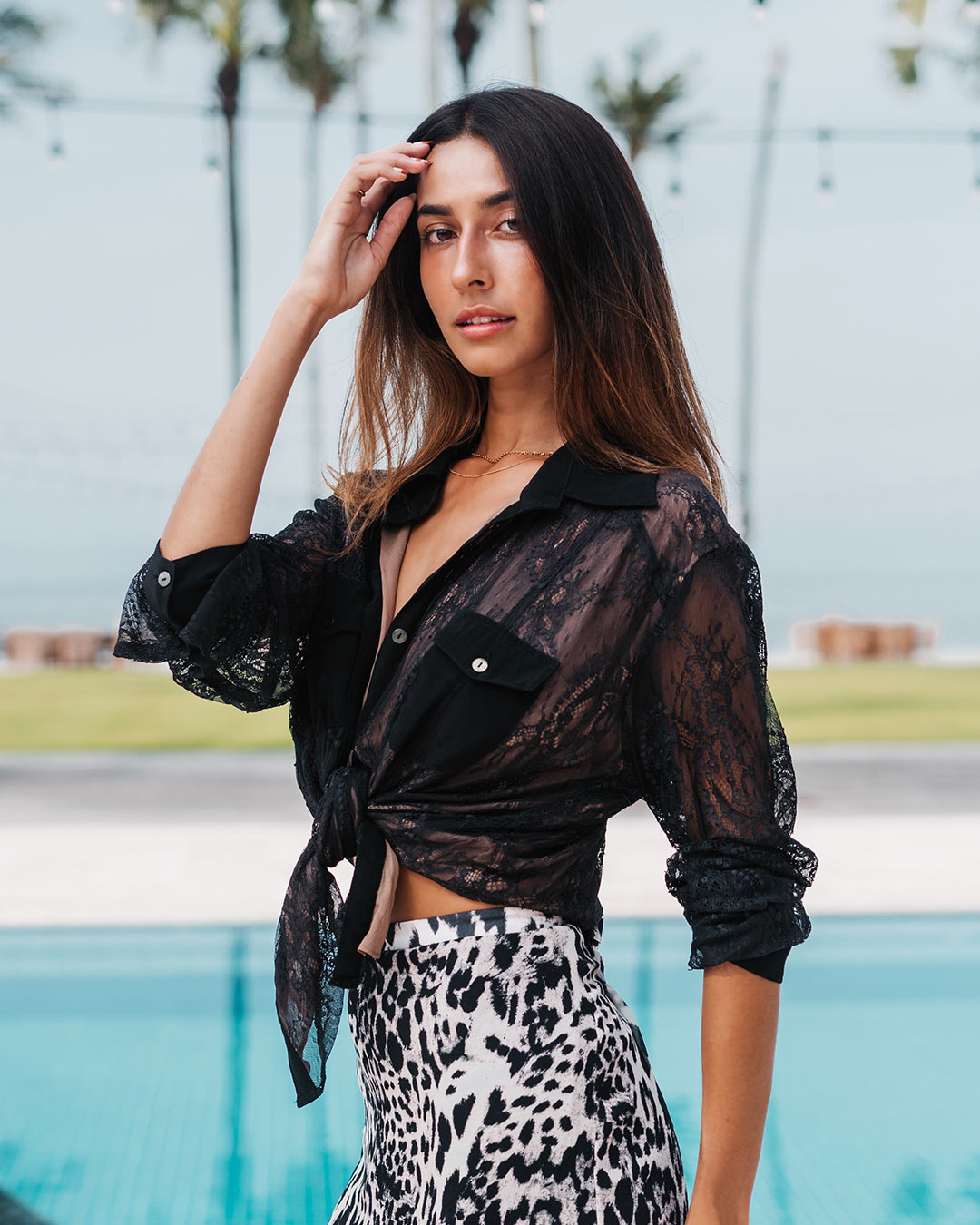 Model is 178cm / 5' foot 10" inches in height and wears a size XS