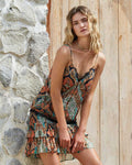 Model is 178cm / 5' foot 10" inches in height and is wearing a size S