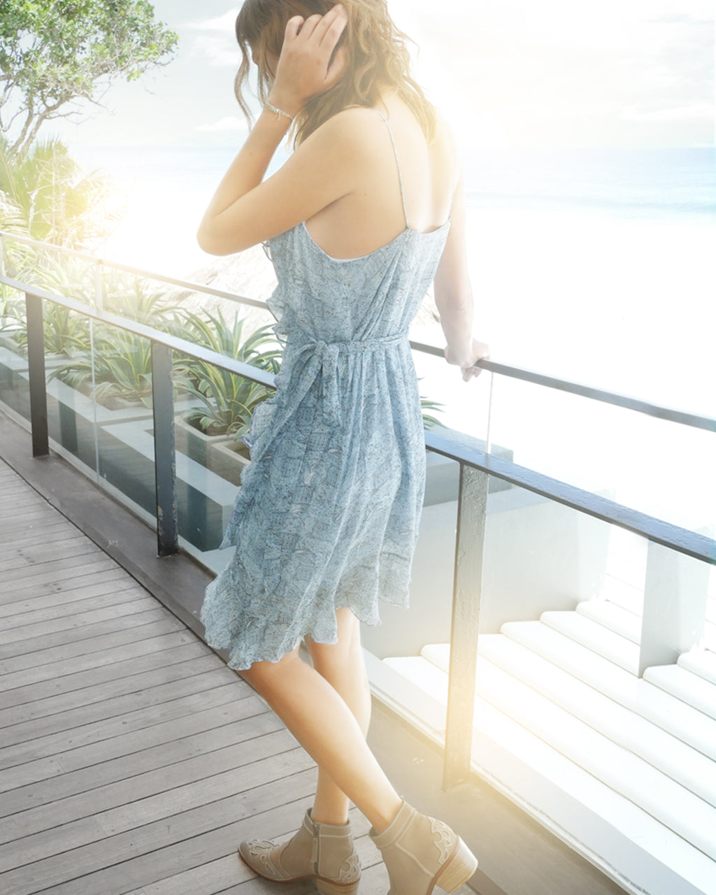 Model is 172 cm / 5' foot 7.7" inches in height and is wearing a size XS